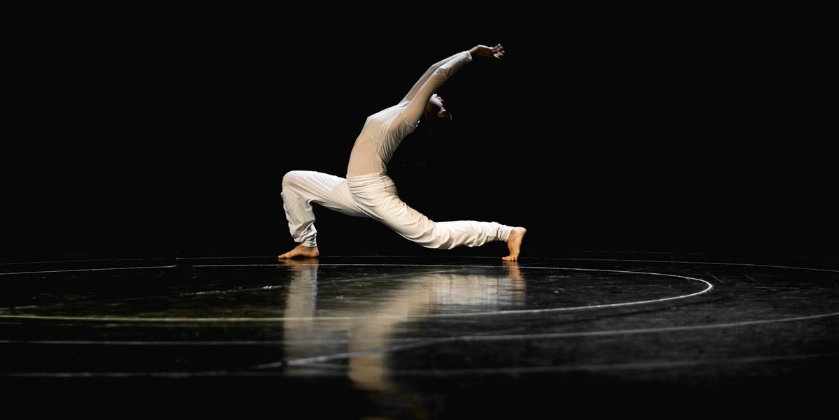 TROIS C-L – Centre de Création Chorégraphique Luxembourgeois Concept et performance : Rhiannon Morgan