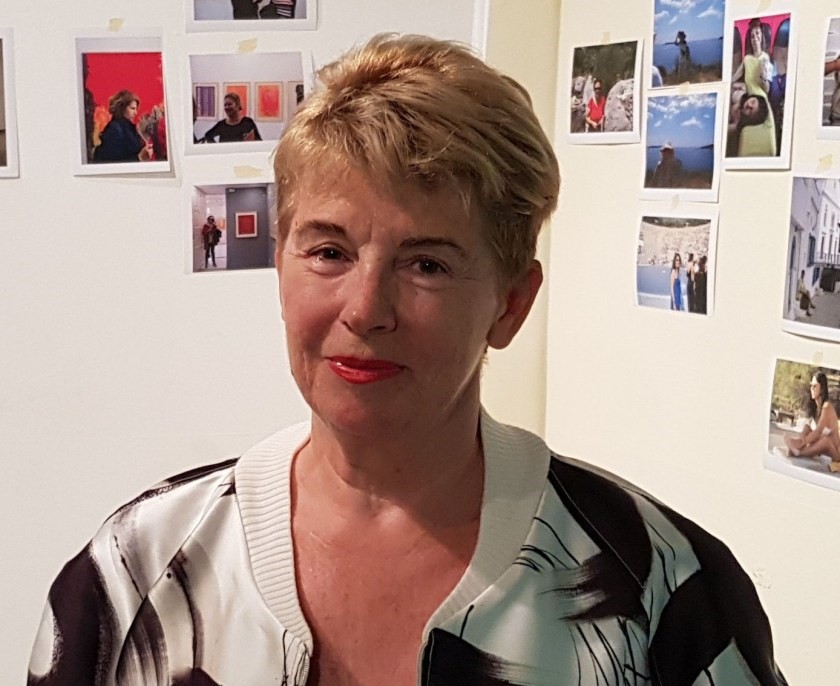 Ο συνωστισμός μιας έκθεσης… και οι προφητικές άδειες πλατείες του Τζιόρτζιο ντε Κίρικο